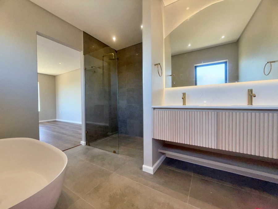 3 Bedroom Property for Sale in Country Club Western Cape